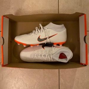 Nike Superfly 6 Academy FG/MG Size 10